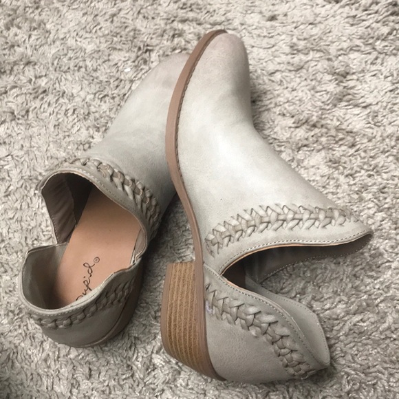 Adorable Booties - Picture 5 of 5